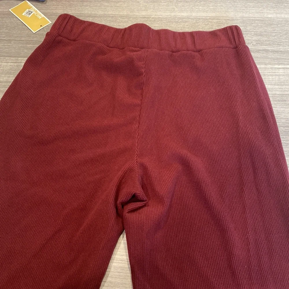 Maroon ribbed flare MK pants - Picture 5 of 6